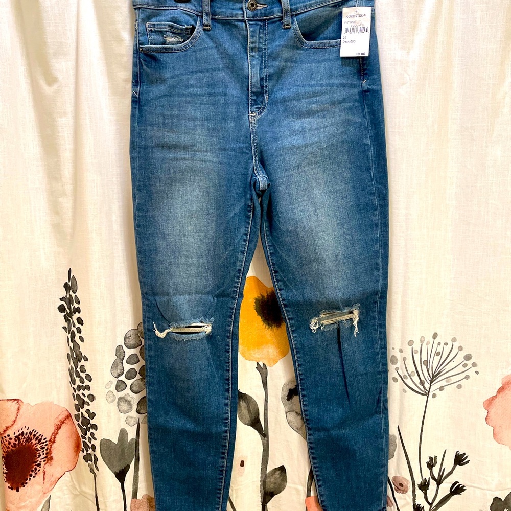 NWT sneak peek high rise distressed jeans size 9/29